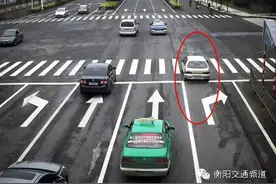 直行和右转合用车道等信号灯违规？看交警怎么说！图片