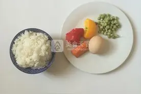 酱油炒饭图片