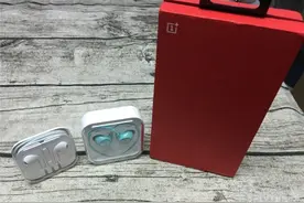 Earpods、乐视反戴耳机、一加金耳横向对比图片