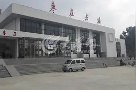 枣庄东站站前广场铺设完成 市民翘首盼通车图片