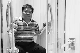 爱家，他把自己变成“马桶大王”图片