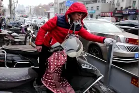 安全起见！城中村建电动车集中充电桩 严禁在家充电视频封面