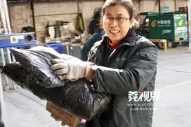 东莞人的一天：女快递员的辛酸与坚守图片