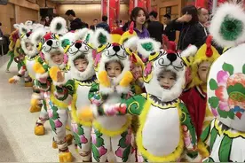 独家丨空军蓝天幼儿艺术团孩子们第27次参加央视春晚图片