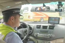 车管所提醒：取消环保标志后，必须要安装一个电子卡片，要注意了视频封面