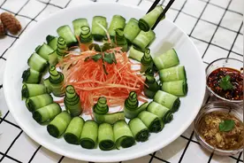 厨师长教您做一道凉菜，爽口黄瓜卷，好看又好吃！年夜饭上露一手
