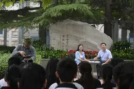 淄博电视台《淄博名师访谈》走进淄博七中图片