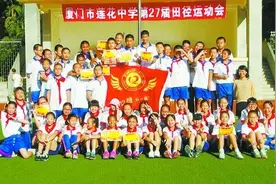 十二班是个大家庭图片