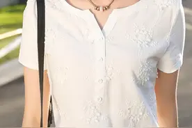 一件简单的T恤可以让你美得足够有理图片