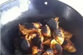 老婆做的饺子吓到我了!还真没见过这样吃饺子的图片