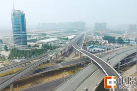 郑州最复杂立交通车 宇通十八里河转盘处拥堵状况将有改观图片