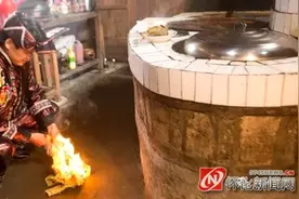 芷江“王沙侗寨”年味浓 大年三十男人干活女人休息图片