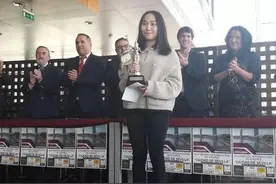 重庆美女雷挺婕创历史！成为西班牙塞维利亚公开赛首位夺冠女棋手图片