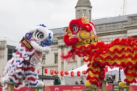 伦敦近70万人体验“中国年”  观众感叹：中国文化太有趣了视频封面