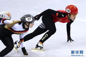 短道速滑——女子1000米预赛：李靳宇晋级图片