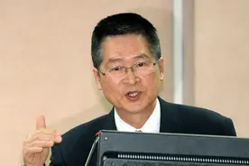 台媒：严德发将接替冯世宽担任台当局防务部门负责人图片