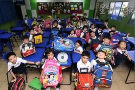 马来西亚教育部抽样调查显示：华小学生书包最重图片