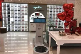 大脚女人没鞋穿？智能定制女鞋店亮相图片