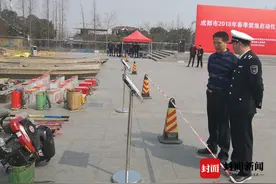 成都春季禁渔正式启动 百余件违法渔具被现场销毁图片
