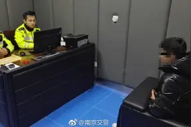 南京交警抓获时速299公里高速摩托飙车手图片