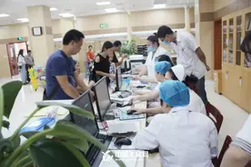 义乌一老人吃口年糕被卡牢 窒息导致呼吸心跳都没了图片