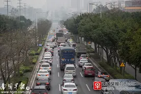 注意！南宁市快环五座桥梁施工期间，货车通行需申请通行证图片