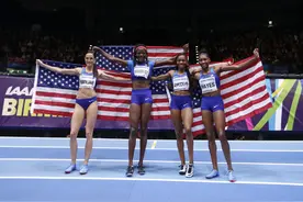 （体育）田径——室内世锦赛：女子4X400米接力赛况图片