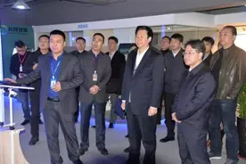 陕西省委常委、宣传部部长庄长兴调研曲江369基地并与电竞游戏企业座谈图片