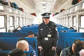 春运31天 北京铁警为旅客找回现金共计33万余元图片