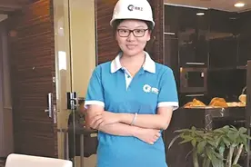 姑娘创业做“挖掘机” 忙了事业误了婚嫁图片