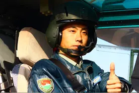 开局只有4人1车，5天后他们炸掉蓝军指挥所图片