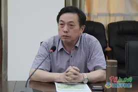 九江一中召开初一年级期中分析会 万金陵出席图片