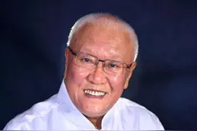 当代著名书画家风采：杨再春图片