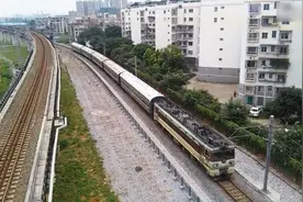 只有5节车厢的绿皮火车 金城江至柳州K9322次终到柳州站视频封面