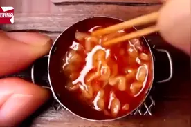 韩国牛人煮世界最小泡面，只有拇指般大小视频封面
