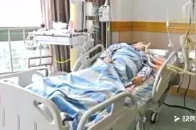 孕妇生完孩子后，家人看到孩子后当场就崩溃了，视频封面