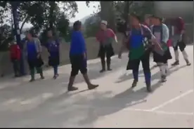 广西某少数民族妇女打篮球 乔丹看了会吐血科比看了会泪奔视频封面