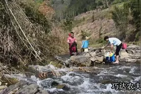 河道两岸的村民经常洗衣服洗澡会不会污染整条河视频封面