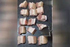 爆笑！暴力炒菜哥走红 隔着屏幕都能感受到锅和菜的绝望视频封面
