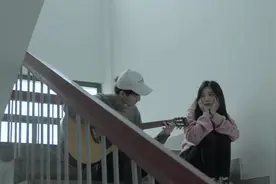 那些偷偷暗恋你的人，都会忍不住有这些表现！视频封面