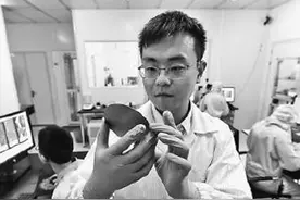 王欣然 回国干心里很踏实图片