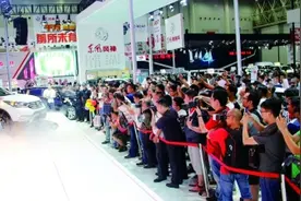 武汉今起开启“抢车模式”十四届华中车展把优惠进行到底图片