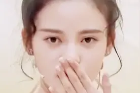周星驰《美人鱼2》女主角疑似出炉，神似林允，张柏芝对其大赞！视频封面