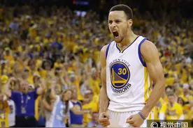 NBA：西决G7库里发飙演逆转勇士胜雷霆 总决赛将与骑士争冠图片
