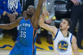 篮球——NBA西部决赛第七场：勇士对阵雷鸣图片
