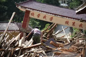 贵州暴雨重灾区：中考“教师自救团”保校记图片