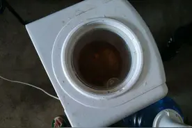 如何清洗饮水机？学了一招立刻能喝到干净饮用水！图片
