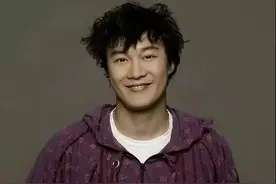 他击败过歌王张学友， 曾每天穿一样的衣服。如今却......图片