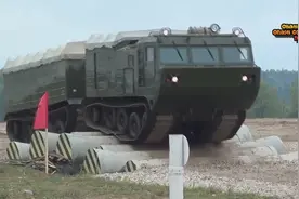 苏联黑科技，DT30全地形运输车，地面压力甚至无法触发地雷视频封面