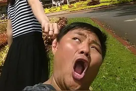 台湾夫妇牵手照片《Follow Me》走红(高清组图)图片